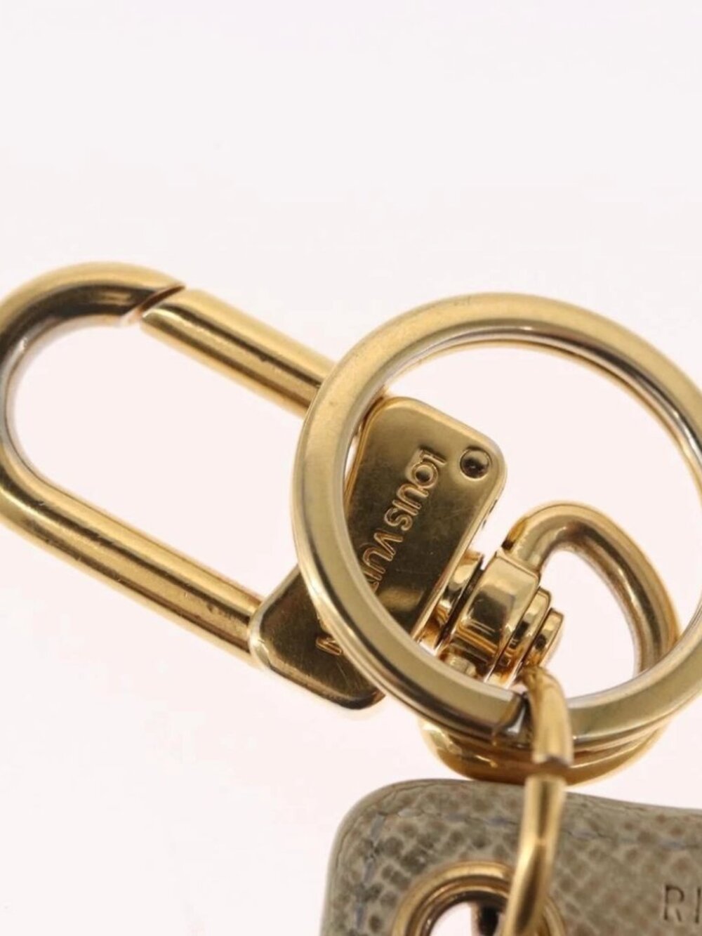 LOUIS VUITTON Damier Azur Porte Cles Afish Key Ring - Picture 9 of 10